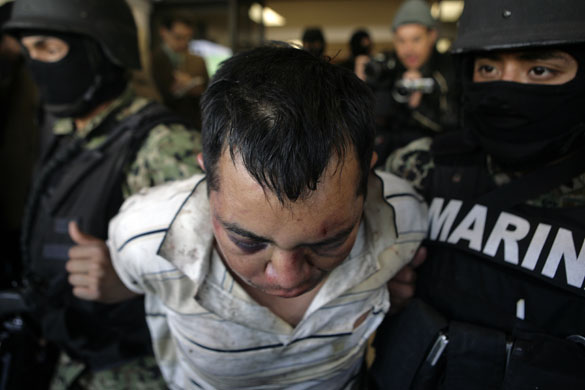 24 hours: suspect presented to the press after drug cartel raid in MExico
