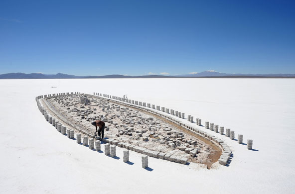 Eyewitness: Extracting salt from the Salar de Uyuni, Bolivia