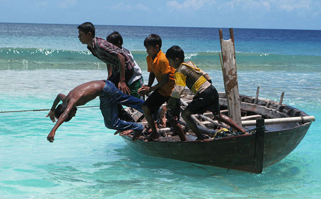 Vulnerable : Photo exhibition organised by Bluepeace on climate change in Maldives