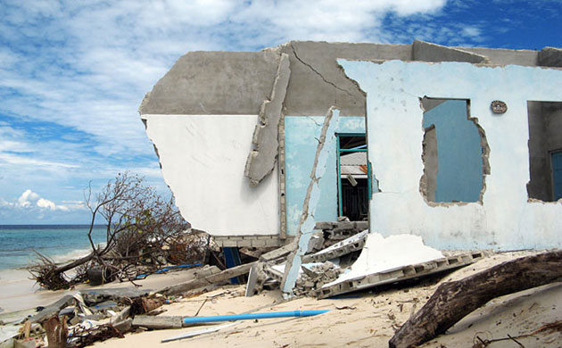 Vulnerable : Photo exhibition organised by Bluepeace on climate change in Maldives