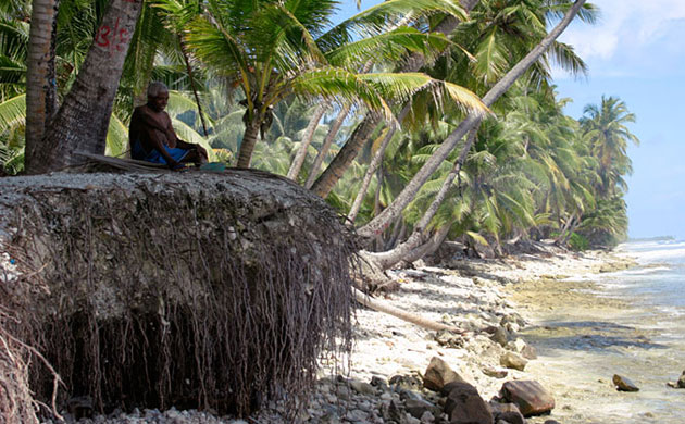 Vulnerable : Photo exhibition organised by Bluepeace on climate change in Maldives