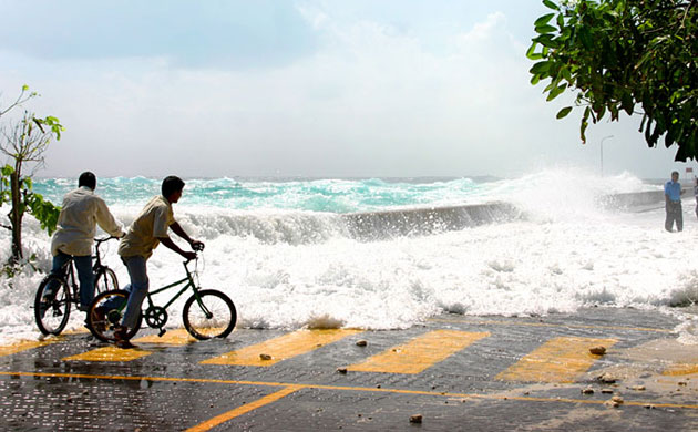 Vulnerable : Photo exhibition organised by Bluepeace on climate change in Maldives