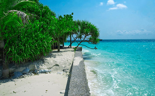 Vulnerable : Photo exhibition organised by Bluepeace on climate change in Maldives