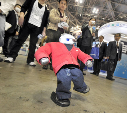 Robot Exhibition: A humanoid robot hip-hop dance nternational Robot Exhibition in Tokyo