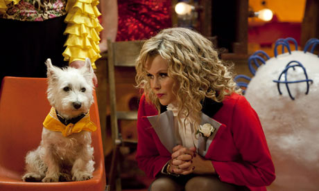 HI, I'M AMANDA HOLDEN Big-Top-001