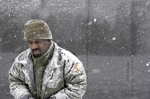 Snow around the world: Snow at the Vietnam Veterans Memorial 