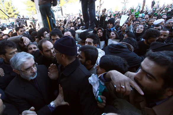 Montazeri funeral iran: Mousavi attends the funeral of cleric Grand Ayatollah Hossein Ali Montazeri