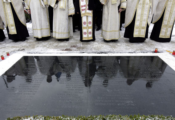24 hours: Romanians Commemorate the 20th Anniversary of the 1989 Revolution