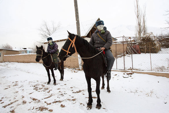 24 hours: Police officers  in Kyrgyzstan