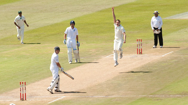 South Africa v England:  Morne Morkel and Jonathan Trott : Cricket Second Test, Durban