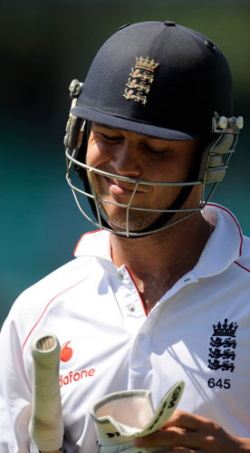 South Africa v England:  Jonathan Trott : Cricket Second Test, Durban