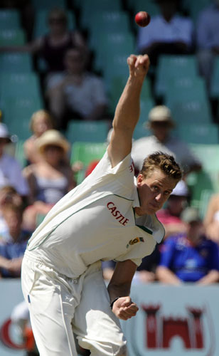 South Africa v England: Morne Morkel : Cricket Second Test, Durban