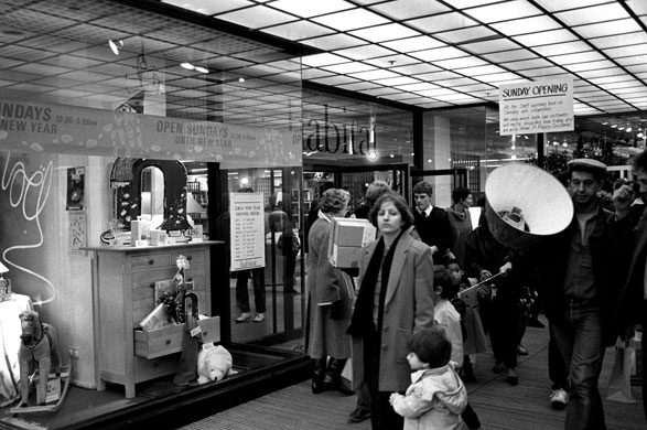 Habitat: 1984: Shoppers at Habitat's store in Tottenhan Court 