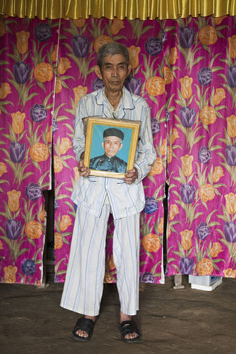 Martin Parr: Floods victims in central coastal province of Quang Tri, Vietnam for Oxfam