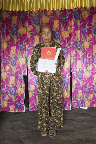 Martin Parr: Floods victims in central coastal province of Quang Tri, Vietnam for Oxfam