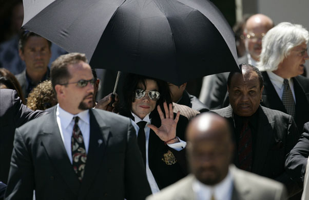 Pictures of the Decade: 13 June 2005: Michael Jackson leaves Santa Maria court after his case