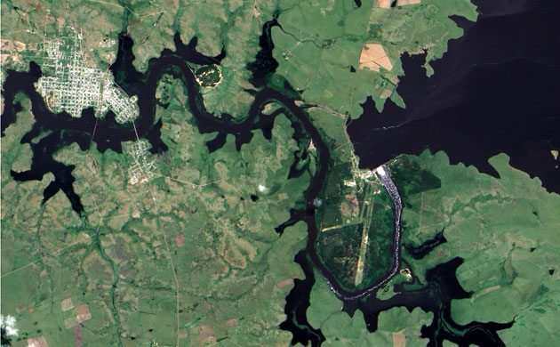 Satellite eye on Earth: Floods Rio Negro in central Uruguay