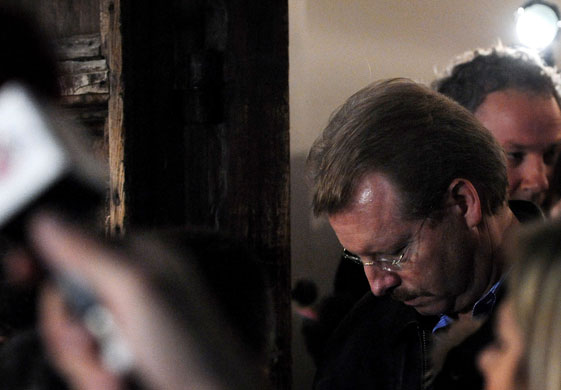 Kercher Verdict: Amanda Knox's father Curt Knox leaves the tribunal