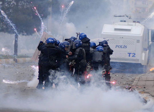 24 hours in pictures: Turkish riot police clash with Kurdish demonstrators