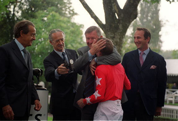 Mick Kinane Life: Alex Ferguson hugs Mick Kinane who has just ridden Rock of Gibraltar