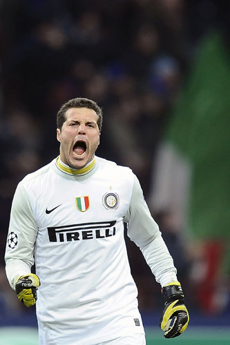 Wednesday Champ League: Inter Milan goalkeeper Julio Sergio celebrates