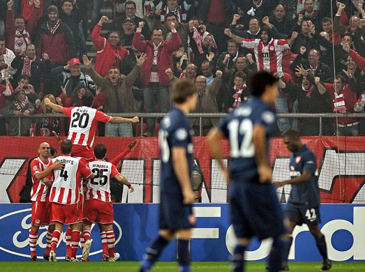 Wednesday CL 2: Olympiakos players celebrate infront of their fans