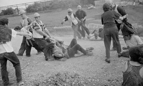  Solsbury Hill: Chronicle of a road protest