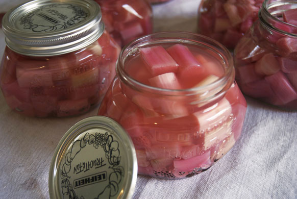 Rhubarb bottling: Pour back over the rhubarb to just a couple of millimetres below the rim