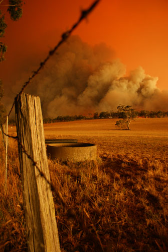 11 February 2009: Churchill, Australia: Smoke fills the horizon