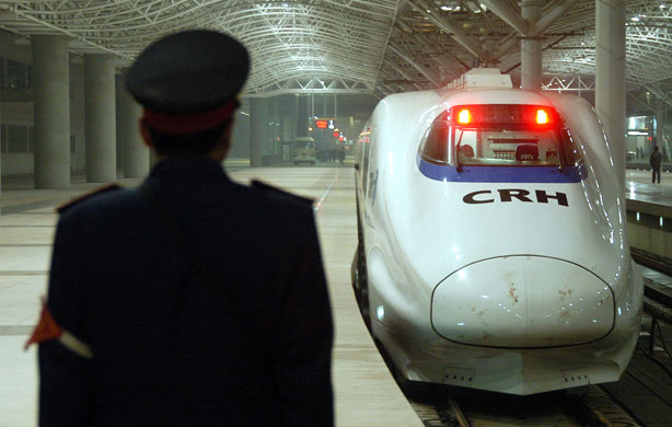 High-speed trains: Bullet train on a trial run in China