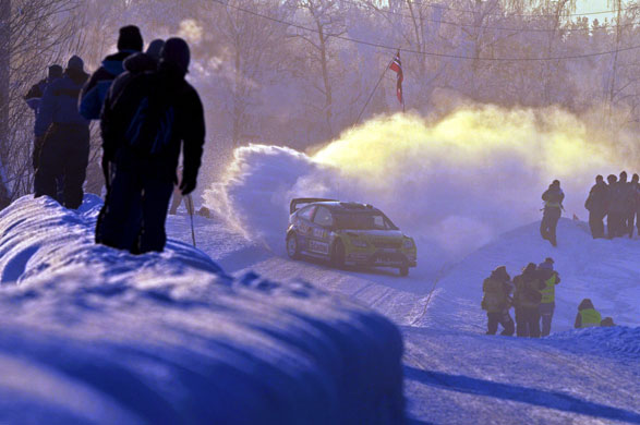 24sport: Latvala corners in his Focus RS during the first stage of WRC Rally Norway