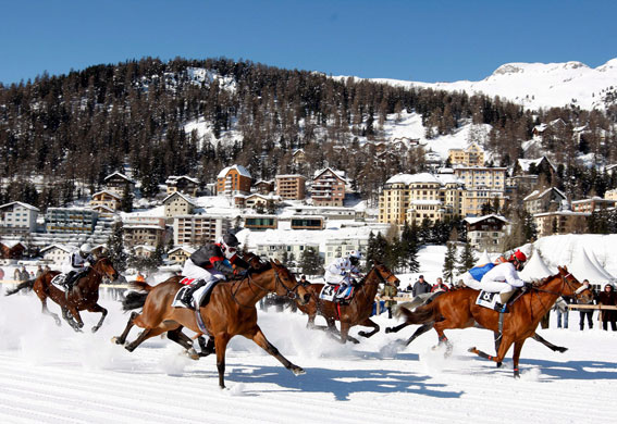 Eyewitness: Jockeys compete in the Grand Prix Chervo