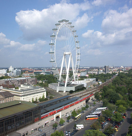 Big wheels : Illustration of the proposed observation wheel for Berlin.