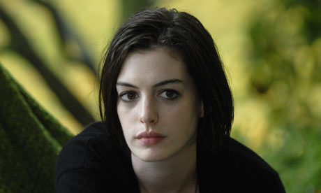 anne hathaway hot kiss. Anne Hathaway in Rachel