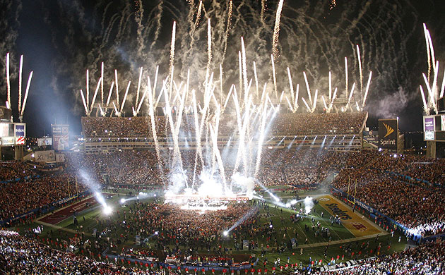 Gallery Super Bowl XLIII: Fireworks light up the Tampa Bay night sky 