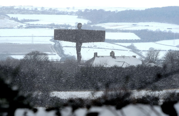 Gallery Snow in England: Gateshead: The Angel of the North in the snow.