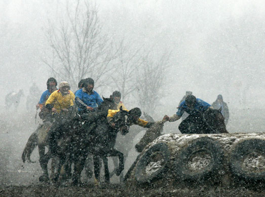 24sport: Kyrgyzstan traditional sport of Kok-Boru