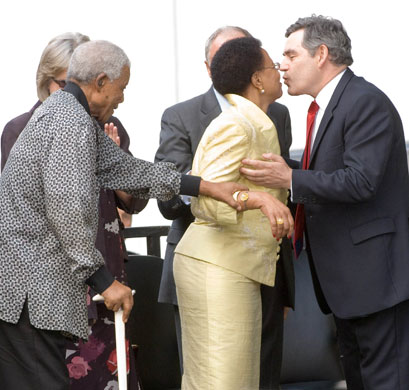 Gordon Brown Kisses: Gordon Brown kisses Graca Machel