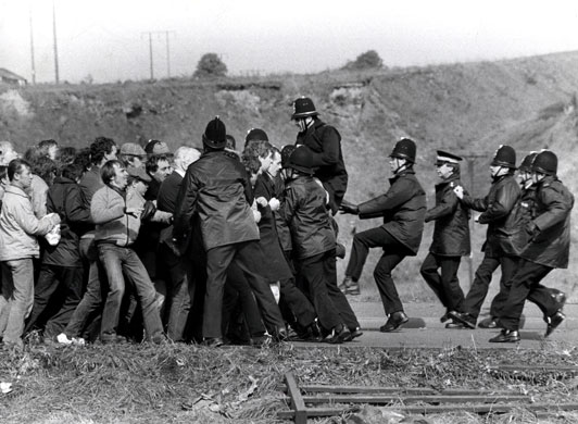 Orgreave Battle: Miners and police clash near the coking plant