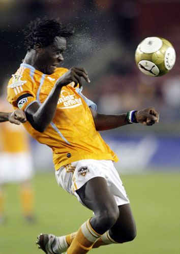 24sport: Kei Kamara heads the ball away