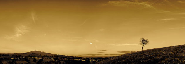 Pendle by Alaistair Lee: Pendle : Landscape of history and home