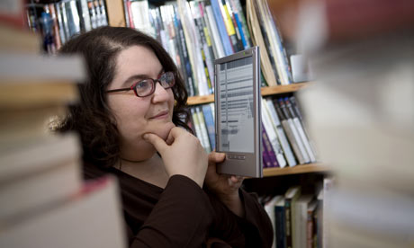Naomi Alderman with her electronic reader