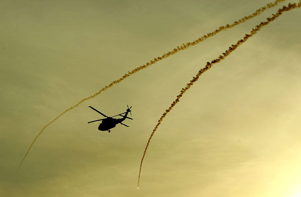 Gallery 24 hours in pictures: US helicopter in Baghdad 