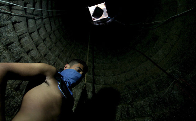 Gallery Tunnels under Gaza: Gaza tunnels