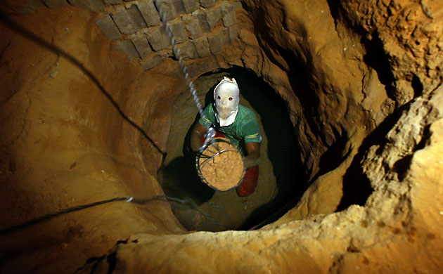 Gallery Tunnels under Gaza: Gaza tunnels