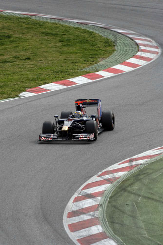 F1 2009 car unveilings: Toro Rosso F1 driver Bourdais goes throught the chicane in his new STR4 car