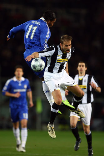 Juventus v Chelsea: Drogba