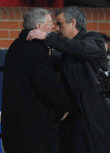Manchester United v Inter: managers embrace