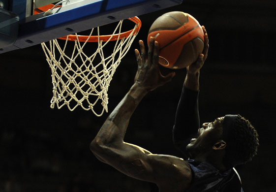 24sport: Alba Berlin's Ansu Seasy dunks against Real Madrid