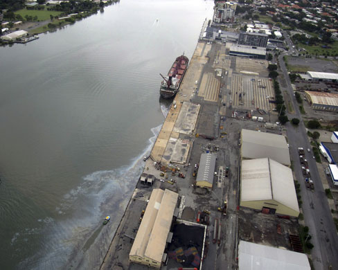 Oil Spill in Queensland: Oil Spill in Queensland, Australia
